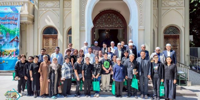 การสัมมนาและประดับป้าย“ชุมชนต้นแบบพหุวัฒนธรรม ย่านวังเดิม-กะดีจีน